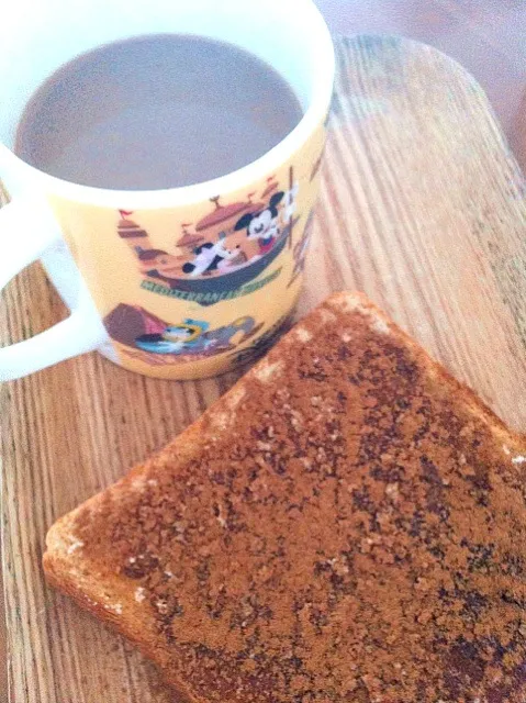 他は普通な朝ごパン cinnamon toast,coffee with milk|yoshiee mizutaniさん