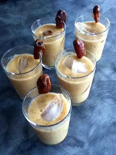 Lychee, Date and Banana Smoothies|Dave von Deschwandenさん