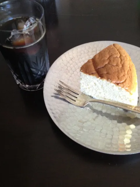 Snapdishの料理写真:りくろーおじさんのチーズケーキ|bongさん