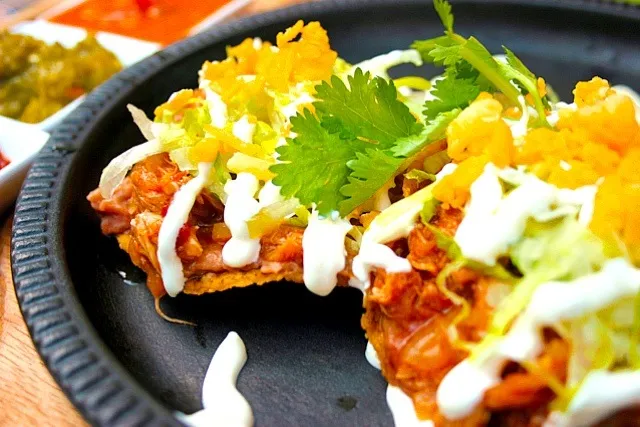 chicken tinga tostadas|Jorge Bernal Márquezさん