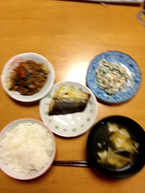 Snapdishの料理写真:鰆の西京焼き、白和え、野菜の胡麻味噌炒め|江原 まり子さん