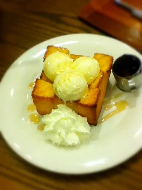 Honey Tost 😍🍴🍰|pimonpakさん