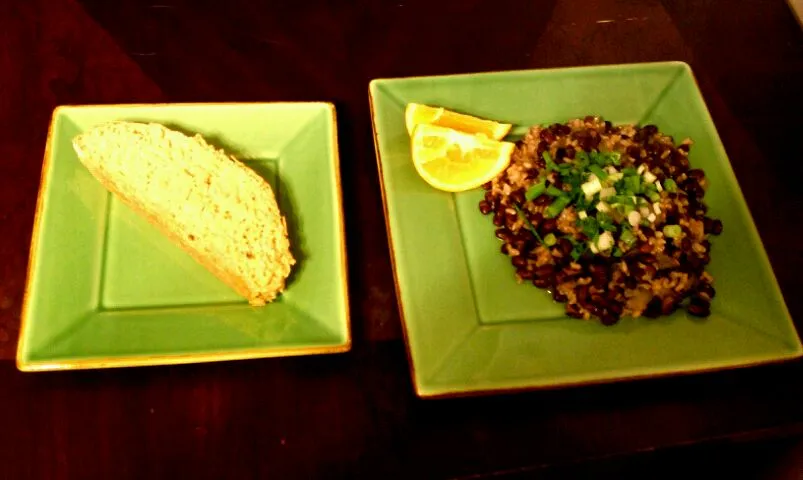 Cuban Black Beans and Rice With Jalapeno Bread|Noelle Byeさん