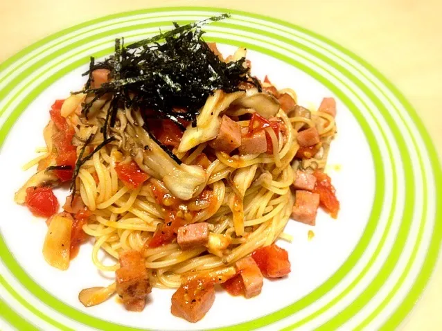 舞茸とトマトの和風パスタ|ちばさん