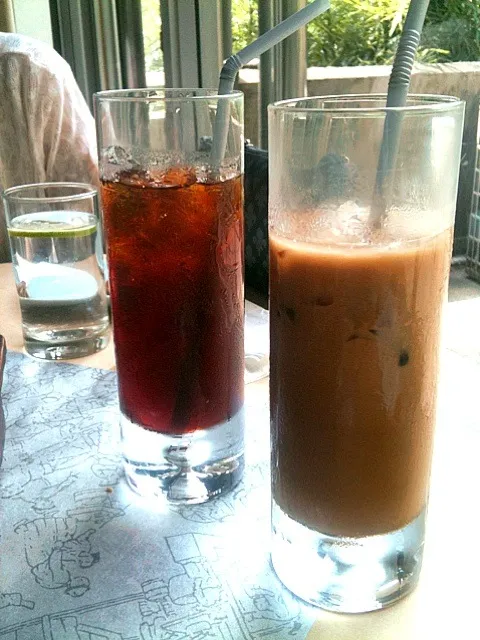 冰红茶、冰咖啡 iced black tea, iced coffee|Veronica Chenさん