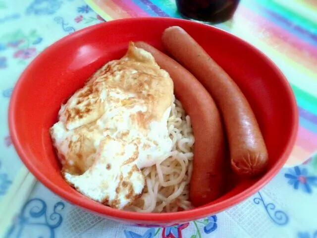 Ramen with egg and frankfurters|^_^さん