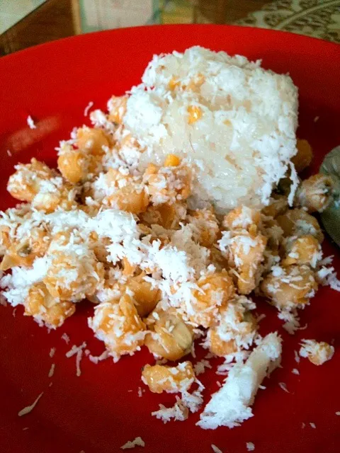 Snapdishの料理写真:nasi jagung orang madura ☺☺|cucuth echaさん