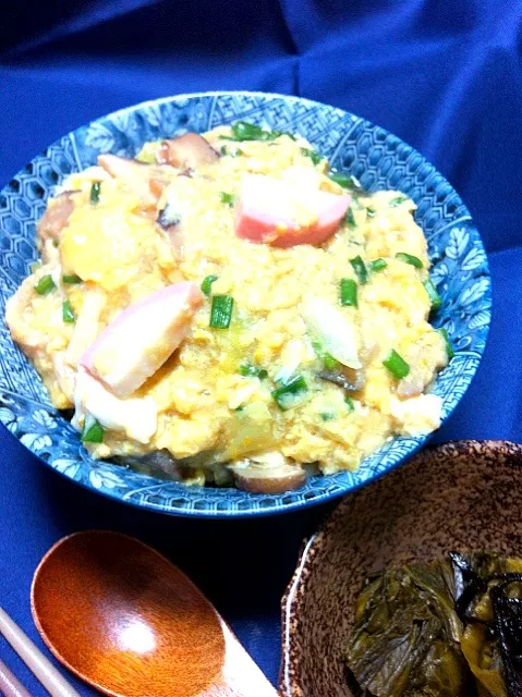 卵ドン！ A Rice bowl (eggs,mushroom, fish paste,vege)|yoshiee mizutaniさん