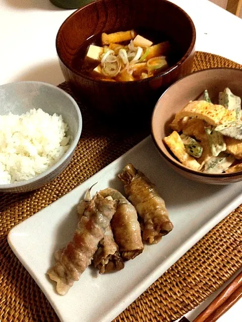 舞茸の豚肉梅ロール、オクラと揚げの豆板醤マヨ和え🍴|サエさん