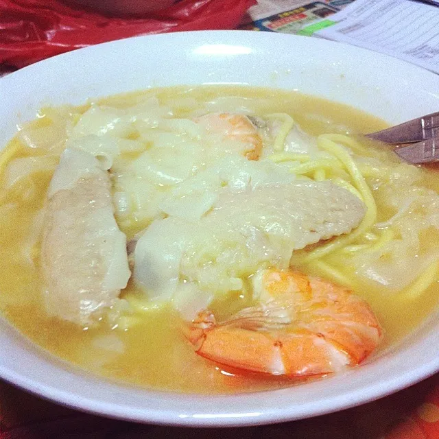 chicken and prawn noodle|Tan Shi Huiさん