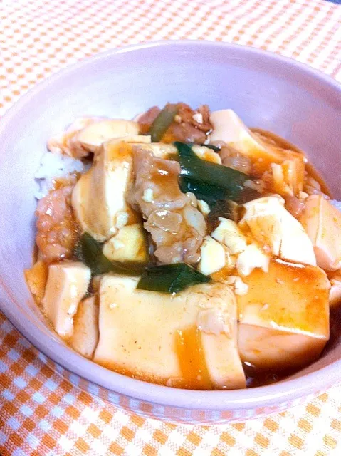 ピリ辛肉豆腐丼（麻婆豆腐ではない）|かえるさん