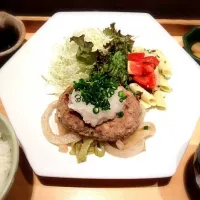 Snapdishの料理写真:大戸屋 ハンバーグ定食|田中さん