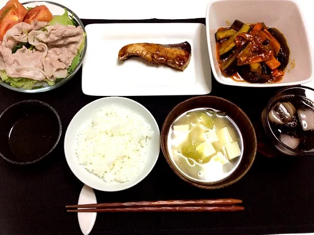 Snapdishの料理写真:ぶり照り 麻婆茄子 冷しゃぶサラダ もずく酢|ユリクロさん