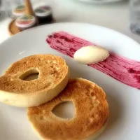 Snapdishの料理写真:bagel with jams|Ali Rossさん