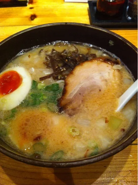 デビット伊東のお店で醤油豚骨ラーメン|Ｋさん