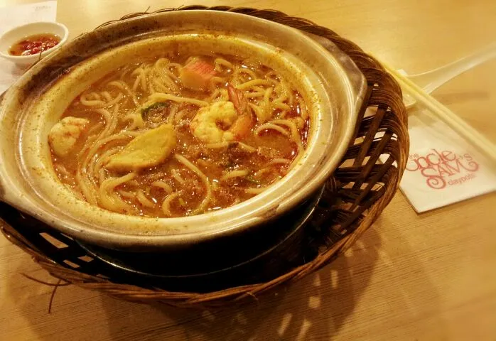 Claypot Tom Yam Soup with thick noodles|genさん