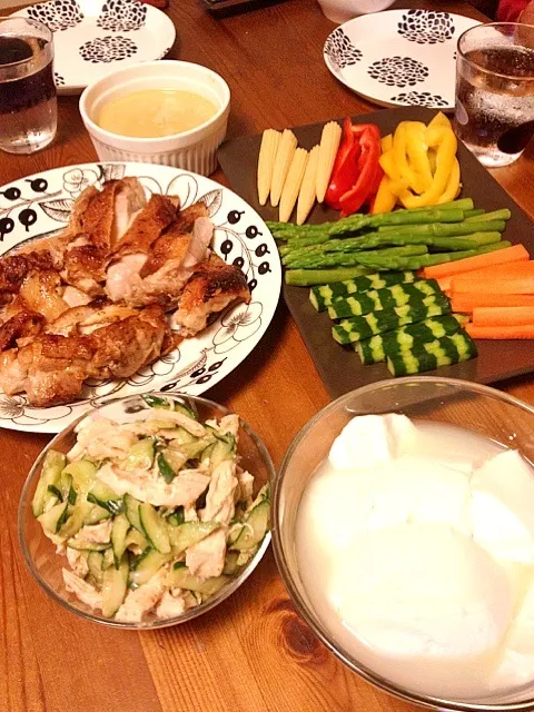 バーニャカウダ＆グリルチキン＆キュウリと鶏胸肉の胡麻和え＆手作り豆腐|마도카さん