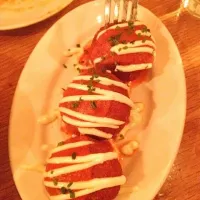 Snapdishの料理写真:ground beef stuffed potatoes with aioli|Ashley Rhodesさん