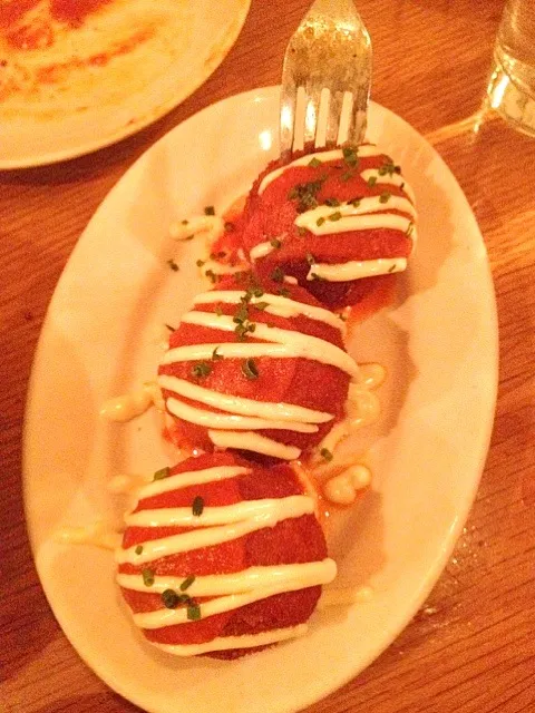 Snapdishの料理写真:ground beef stuffed potatoes with aioli|Ashley Rhodesさん