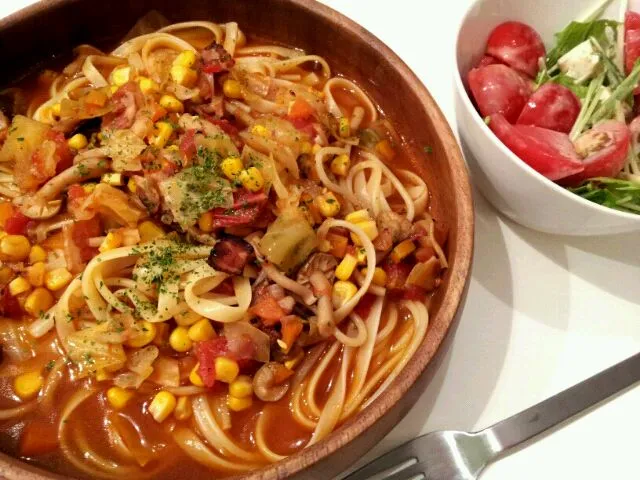 Snapdishの料理写真:暑い日に食べると汗ダク．．．熱アツさっぱりトマトスープパスタ(^-^)v|shinoさん