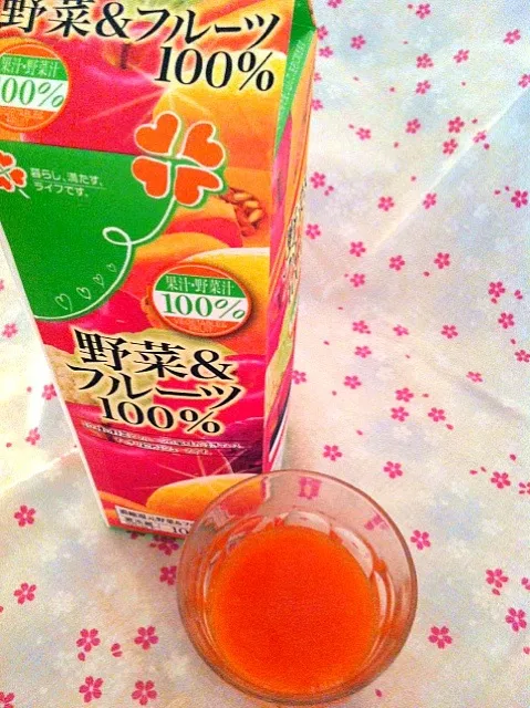 Snapdishの料理写真:野菜＆フルーツジュース Vage n' Fruits Juice|yoshiee mizutaniさん