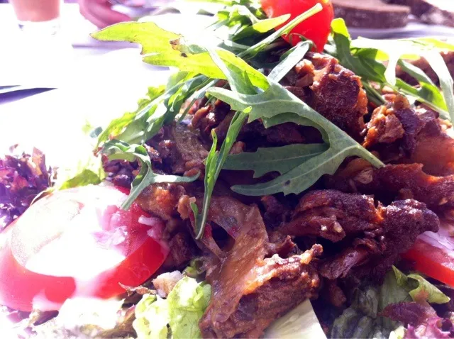 pulled spare ribs salad|Diepak Kisoensinghさん