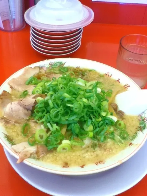 特製醤油肉入りラーメン@魁力屋|シュンさん