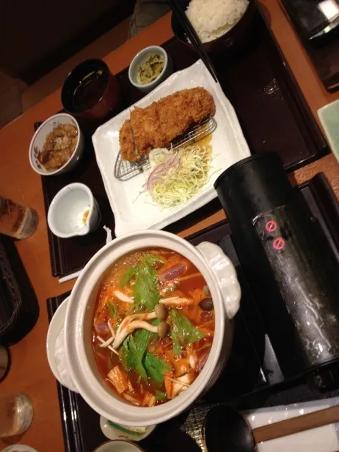 Snapdishの料理写真:チーズトマト雑炊、チキンカツ定食|ちやんさん