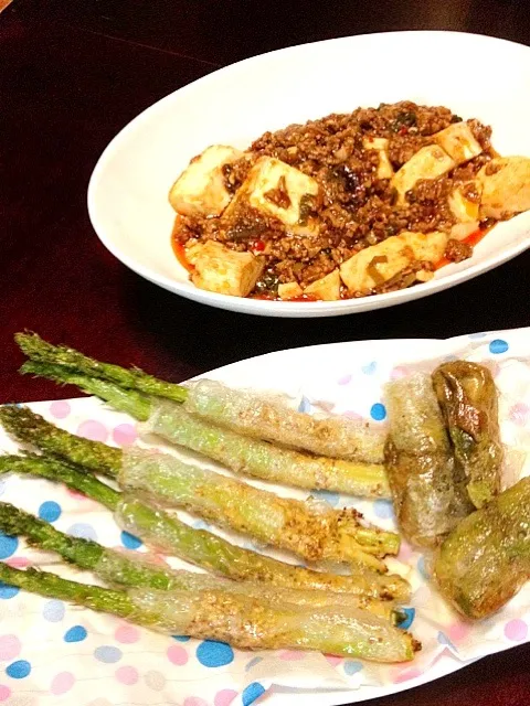 麻婆豆腐とアスパラ＆アボカドの生春巻き揚げ|よしさん