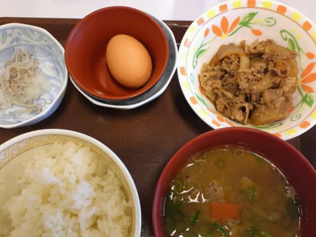 豚汁卵かけご飯定食とミニ皿|hisashiさん