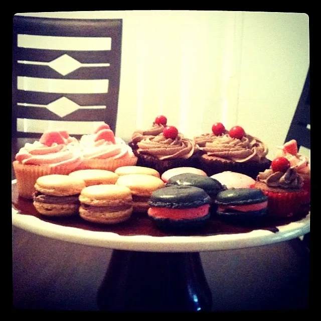 Snapdishの料理写真:Black Cherry / Chocolate Orange Macarons & Chocolate Orange / Strawberry Vanilla Cupcakes|Jasmine U.さん