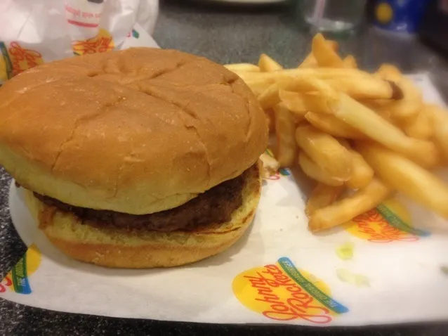 Snapdishの料理写真:burger and fries|sam lesserさん