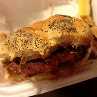 Snapdishの料理写真:hamburger|sam lesserさん