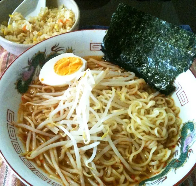 Snapdishの料理写真:サッポロ一番ピリ辛みそラーメン|純さん