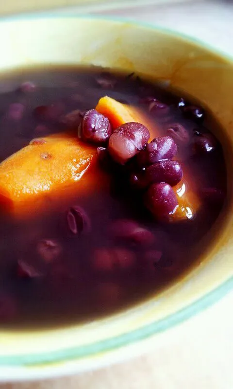 Sweet potato goes really well with red bean soup!|Ellison C.さん