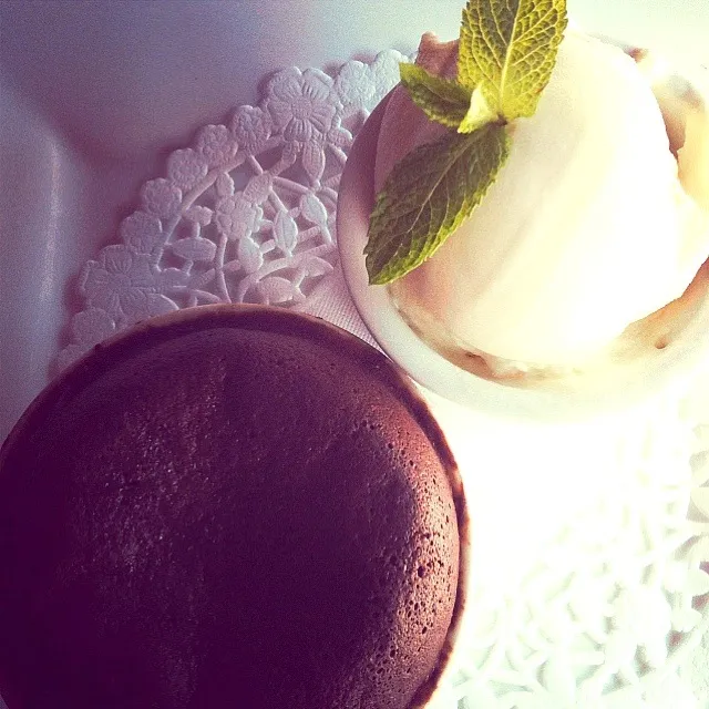 Molten chocolate cake & Vanilla icecream|Yoriko Fujitaさん