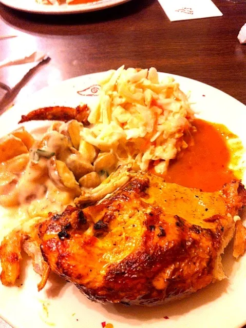 1/4 chicken with coleslow and peri potato salad.|nur aqilahさん