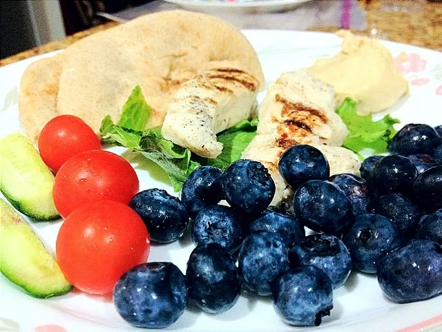 Chicken Hummus Plate|James Balingitさん