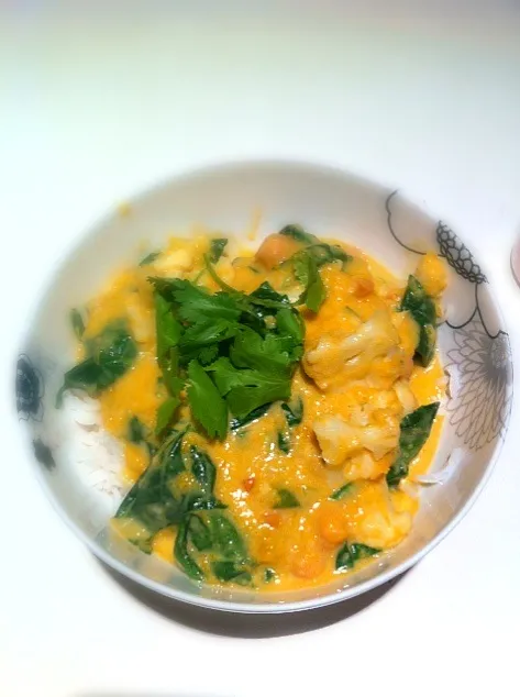 Snapdishの料理写真:Chickpea, pumpkin and spinach satay|Sarah Mcnamaraさん