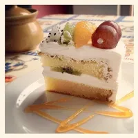 Snapdishの料理写真:Fruites Cream Cake|Pardaさん