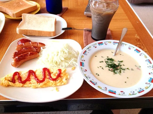 シンプルな朝食💓スープはビシソワーズ✨|市嶋すみれさん