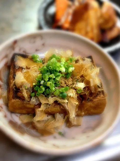 焼き厚揚げ|炊かれたいオトコ おこん 小栁津さん