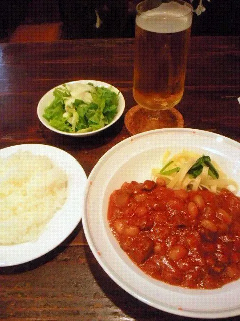 豆と牛すじ肉のシチュー|オオトモさん