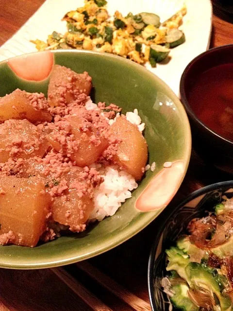 冬瓜と鶏そぼろのシソ味噌丼|ayacoさん