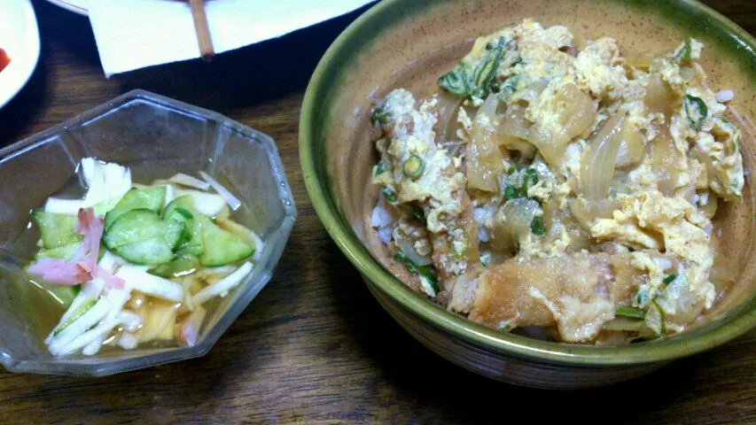 カツ丼，山芋ときゅうりの酢和え|さちさん