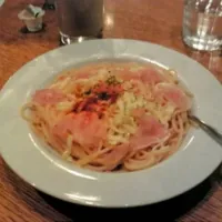 Snapdishの料理写真:生ハムとチーズの明太子パスタ|sayonnさん