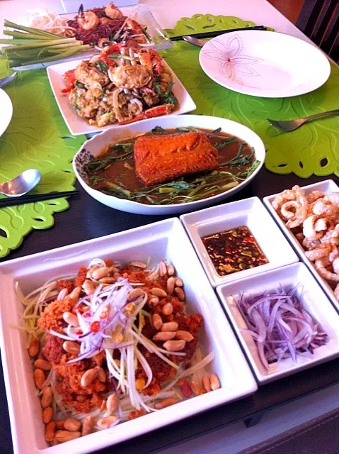 party thai food|sirakorn owadaさん