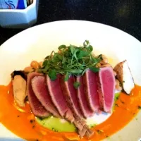 Snapdishの料理写真:Ahi tuna with red pepper aioli|Gina Lynnさん