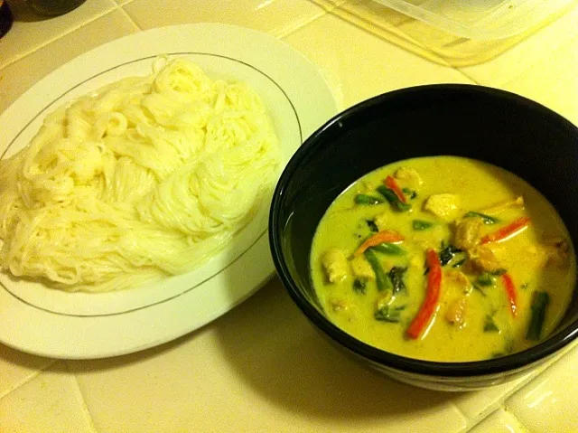 green curry with kanomjeen noodles|iceさん