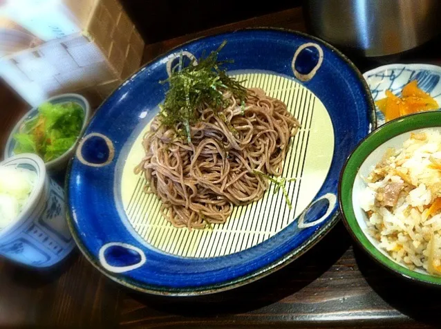 【本日のランチ】ざる蕎麦定食。ぼちぼちでんな。|JTKさん